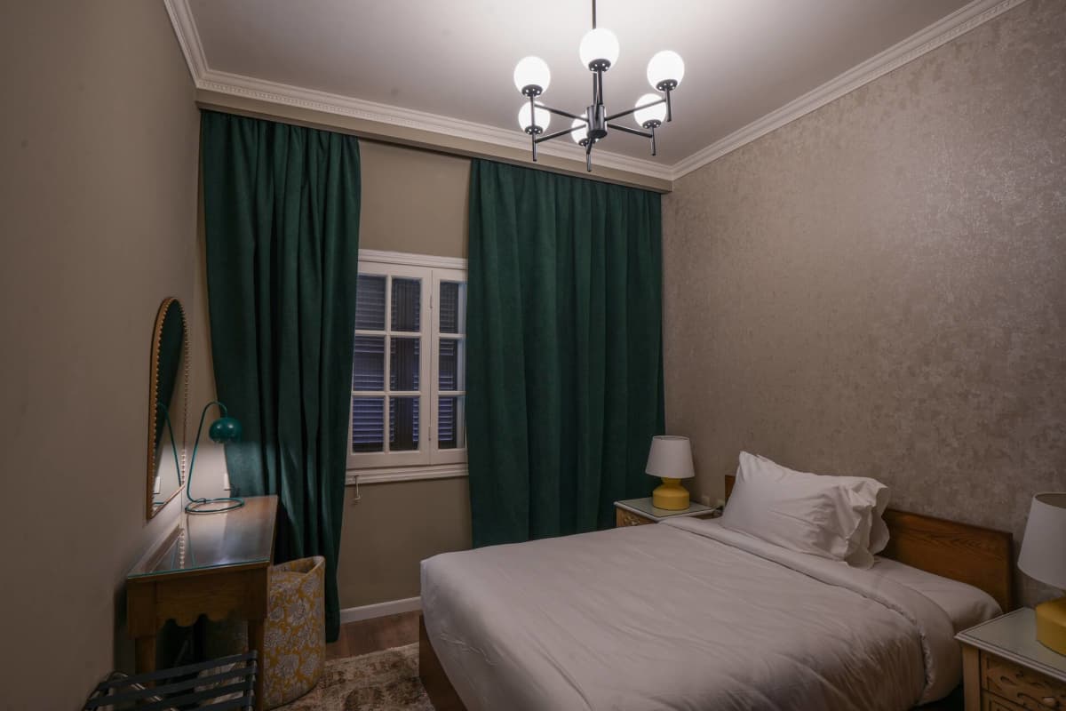 Homey 2BR Apartment with Balcony & Pool Access — Cairo