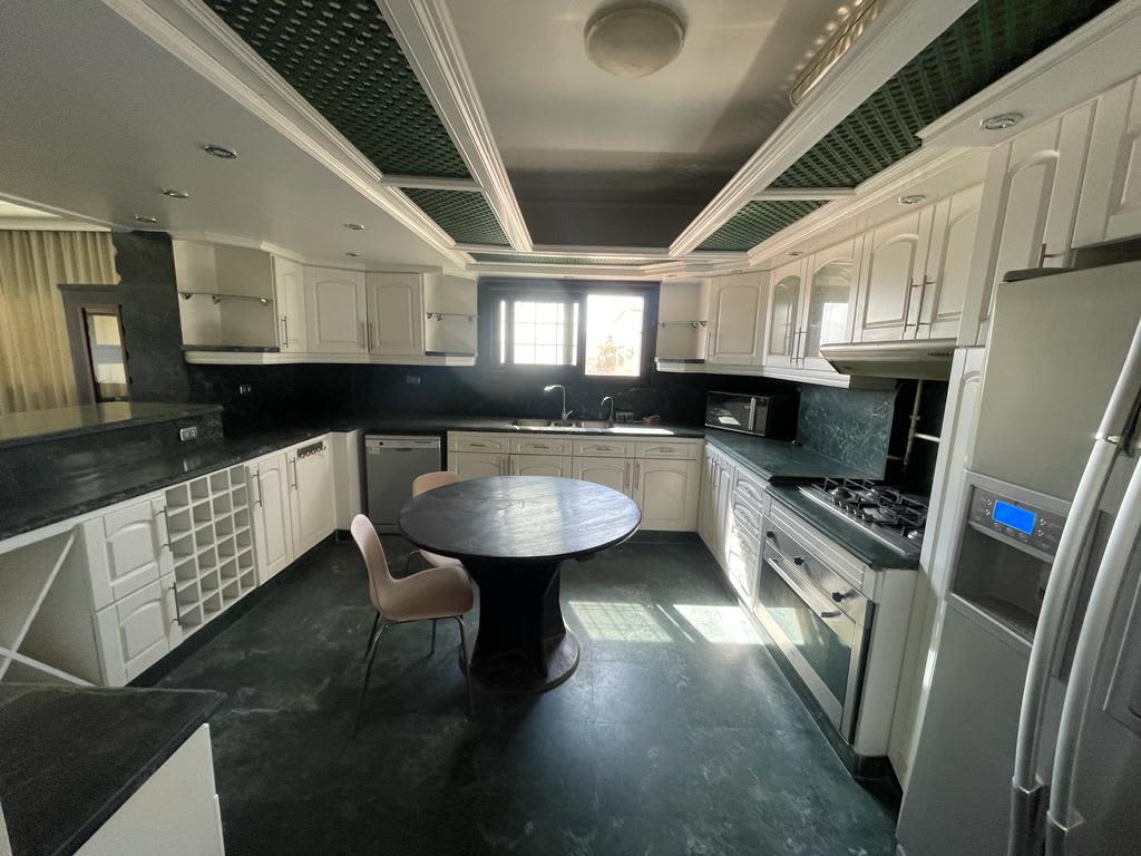 Bright & Airy Apartment with Balcony in Maadi Sarayat