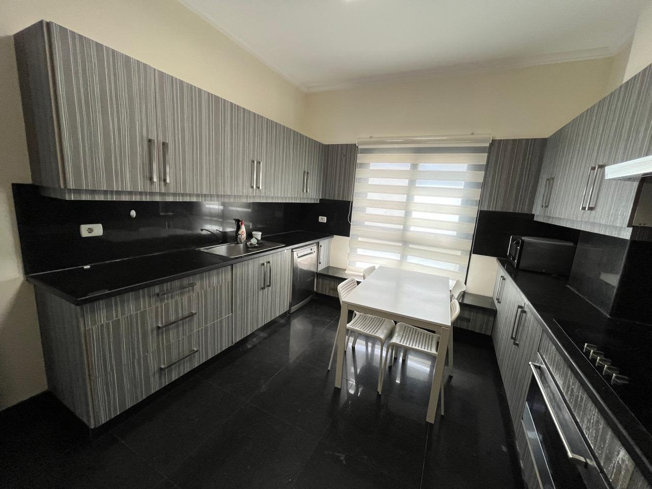 Modern 4 Bedroom Apartment in Maadi