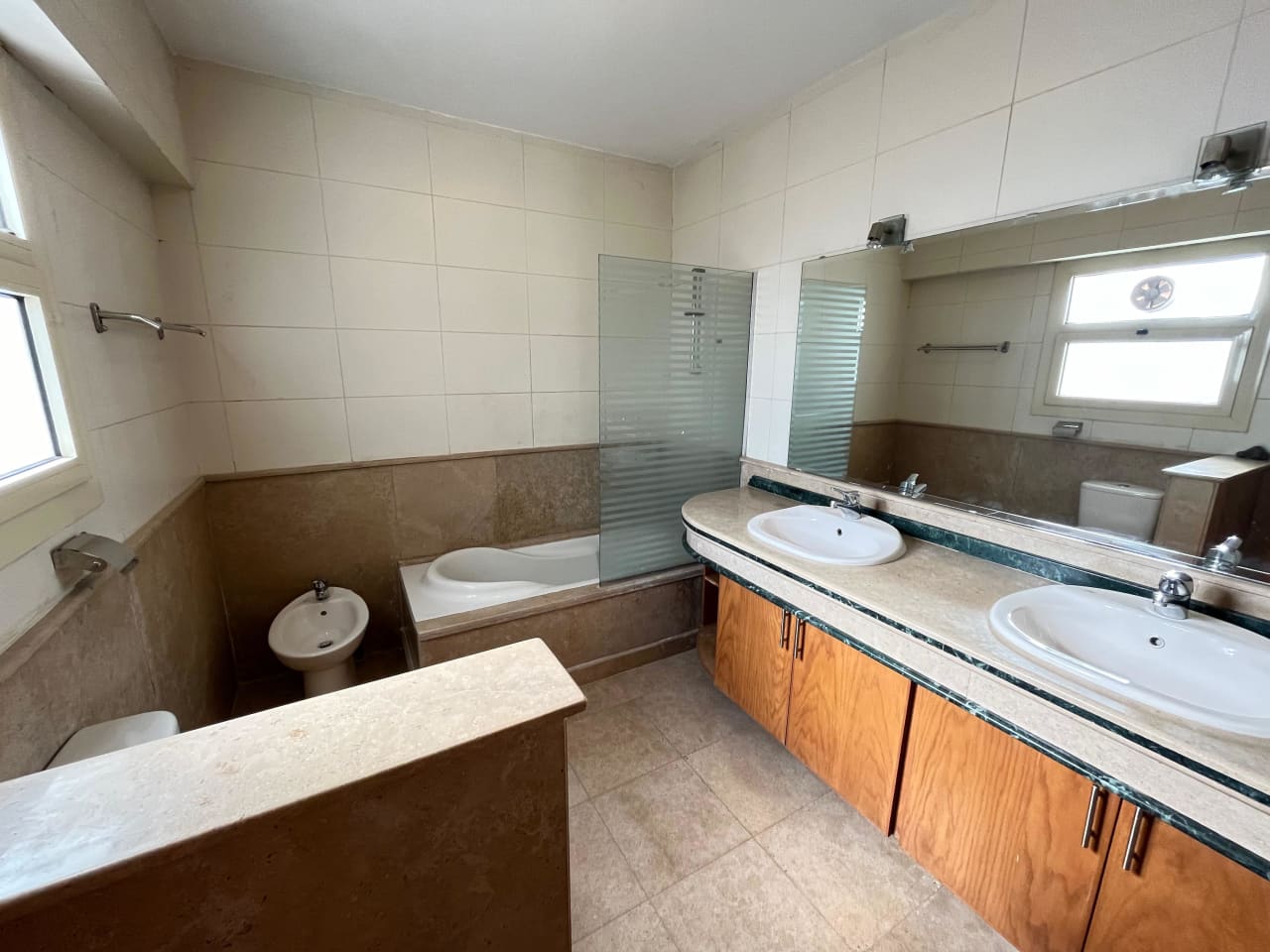 Modern 4-Bedroom Apartment with Garden & Pool in Maadi