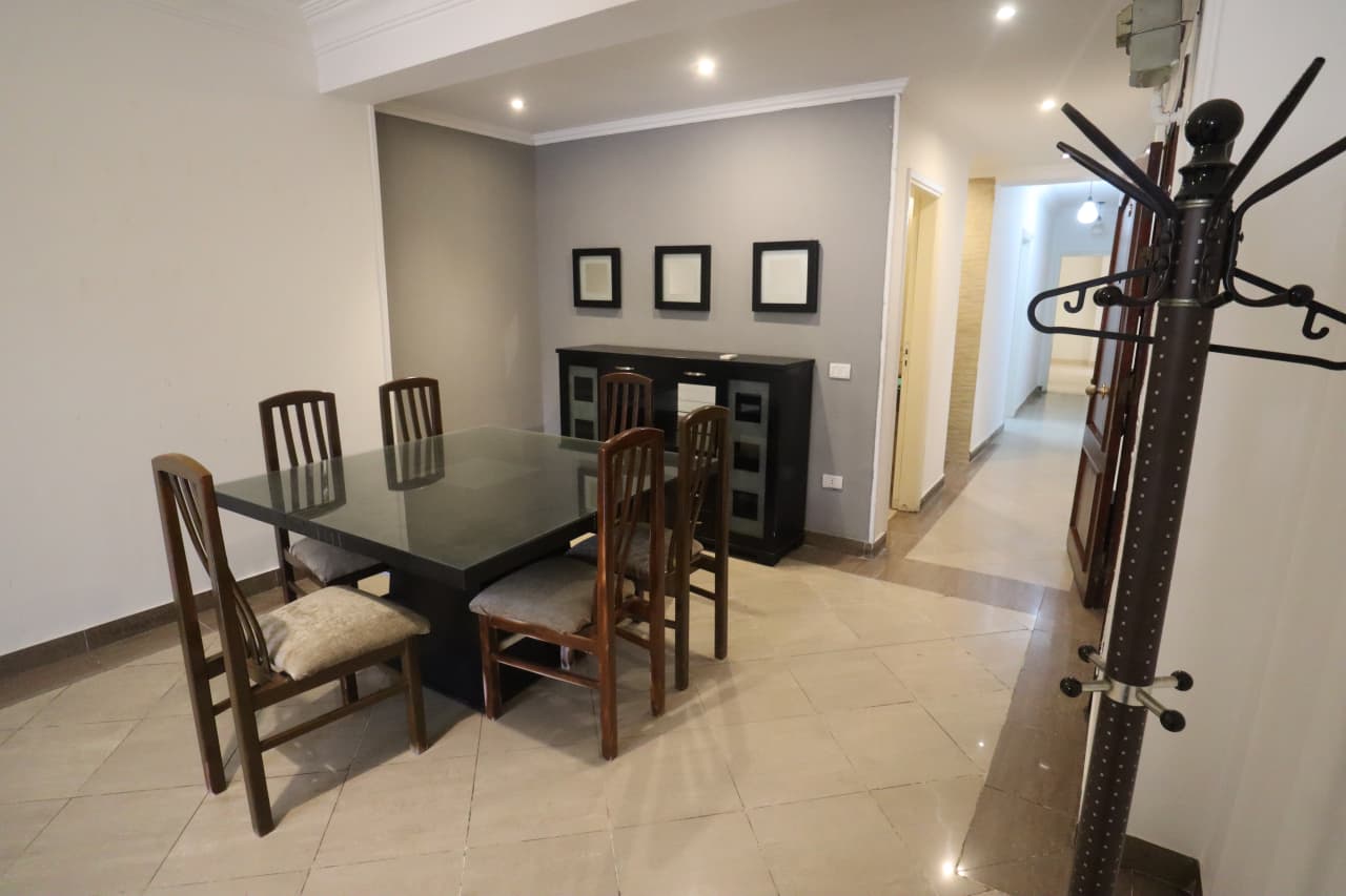 Spacious 3-Bedroom Ground Floor Apartment in Degla