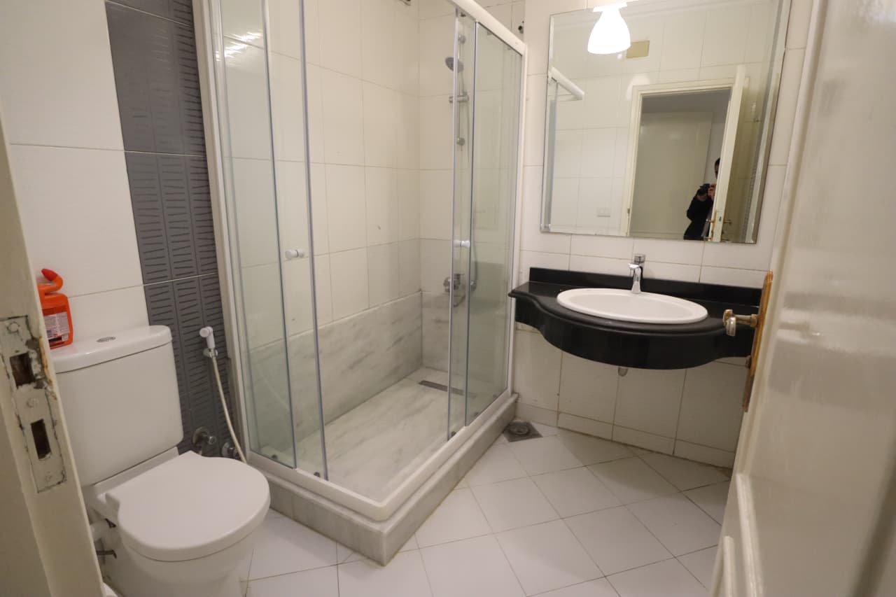 Spacious 3-Bedroom Ground Floor Apartment in Degla