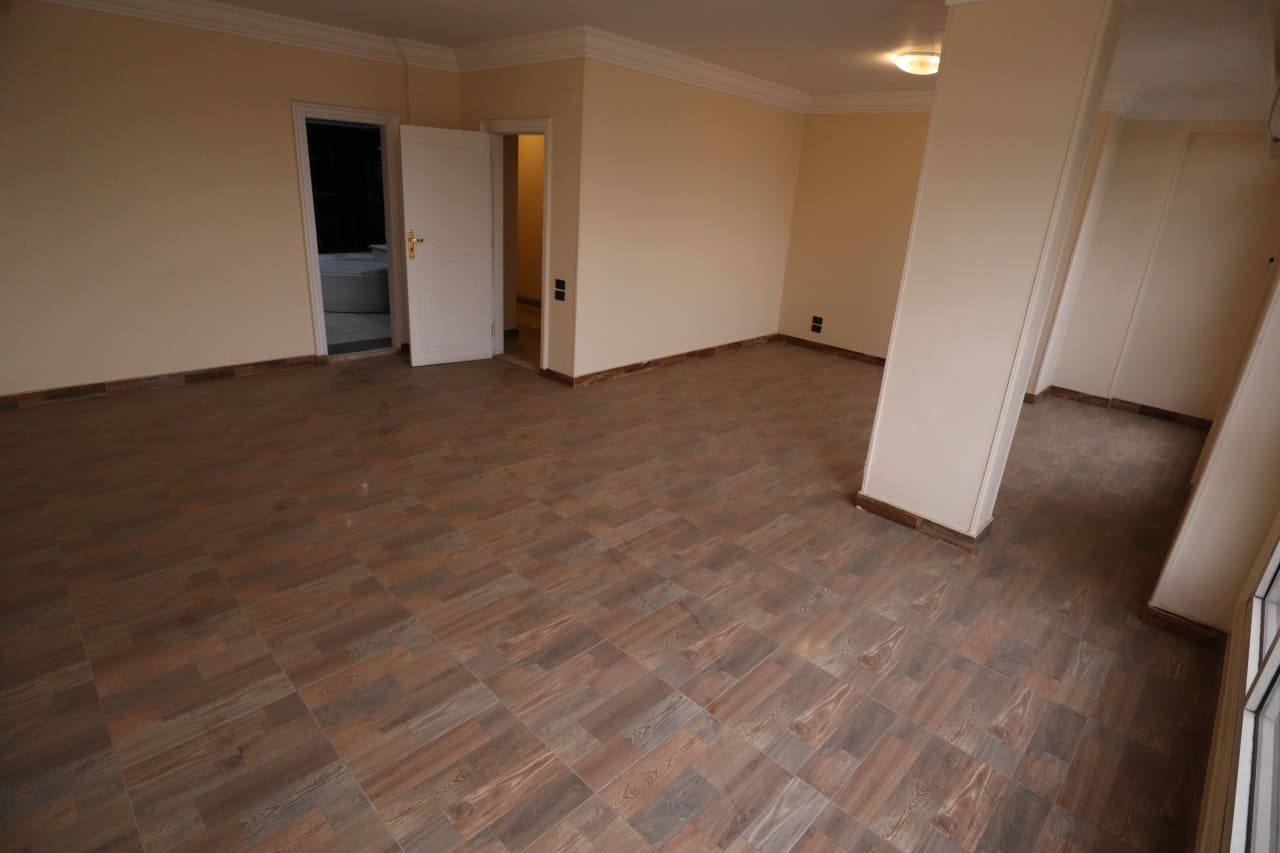 Unfurnished Apartment For Rent In Neighborhood Of Zamalek.