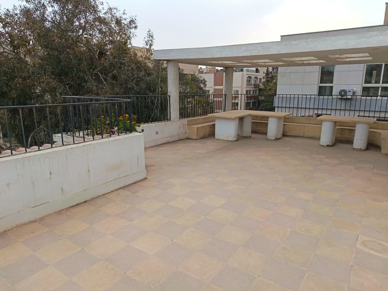 5 bedroom Office for rent in Degla