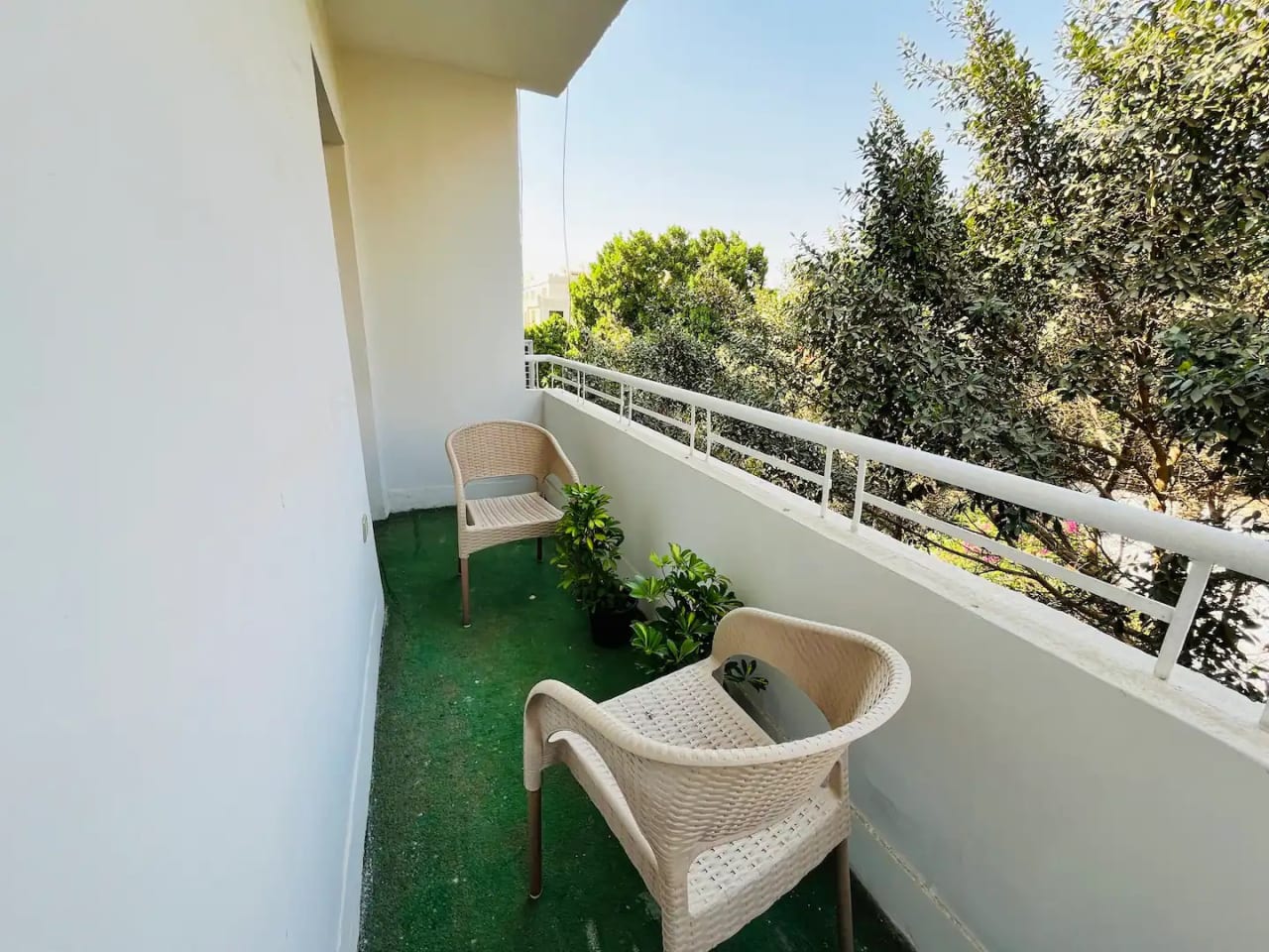Furnished Apartment With Bright Interiors In Maadi Sarayat.