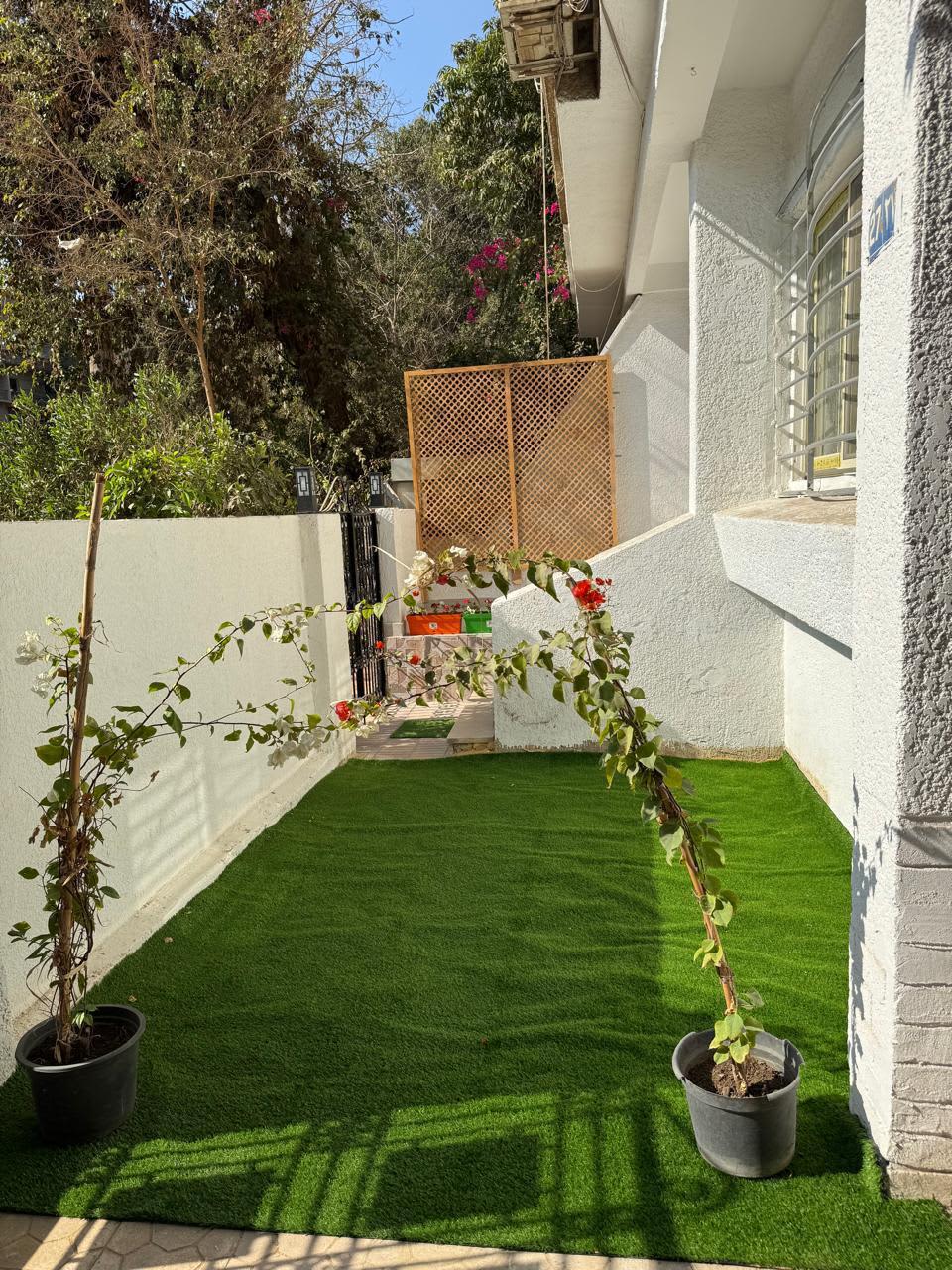 Charming Ground Floor With Airy Garden In Maadi Sarayat.