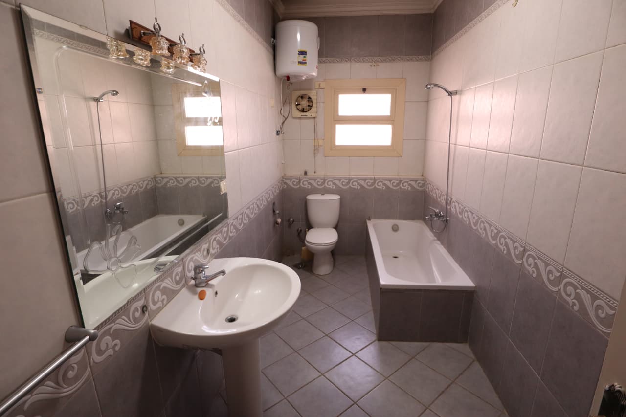Bright & Airy Apartment for Rent in Maadi – 180 sqm