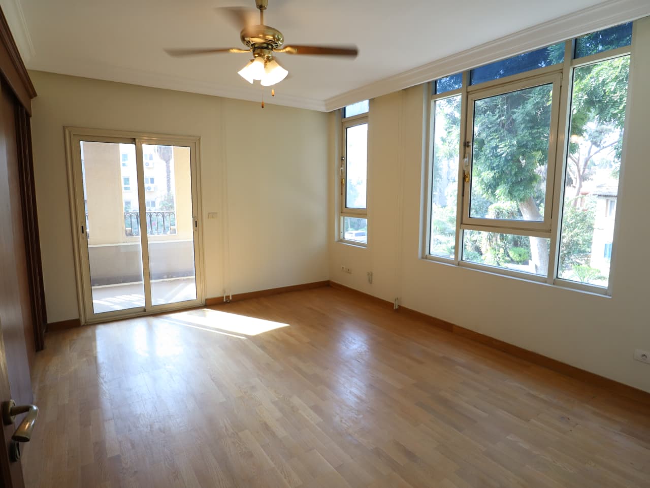 5 bedroom Apartment for rent in Degla