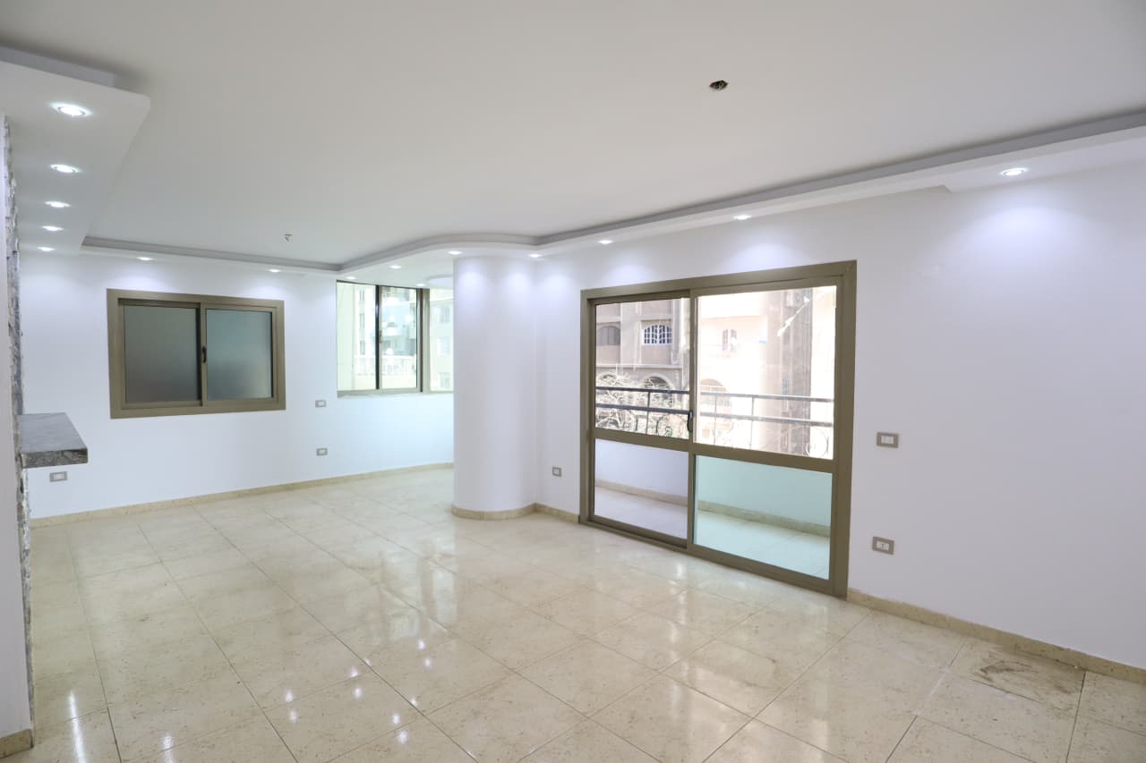 Charming Apartment with Sunny Interiors For Rent In Maadi