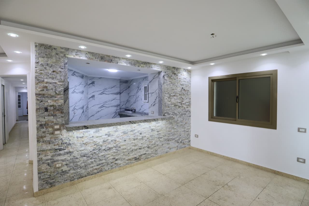 Charming Apartment with Sunny Interiors For Rent In Maadi