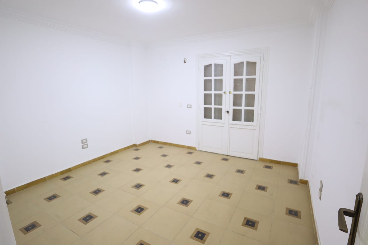 Charming Apartment with Sunny Interiors For Rent In Maadi