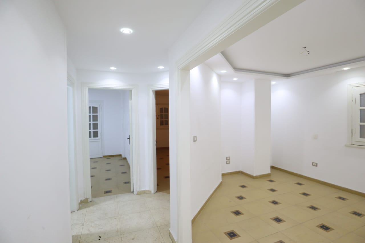 Charming Apartment with Sunny Interiors For Rent In Maadi