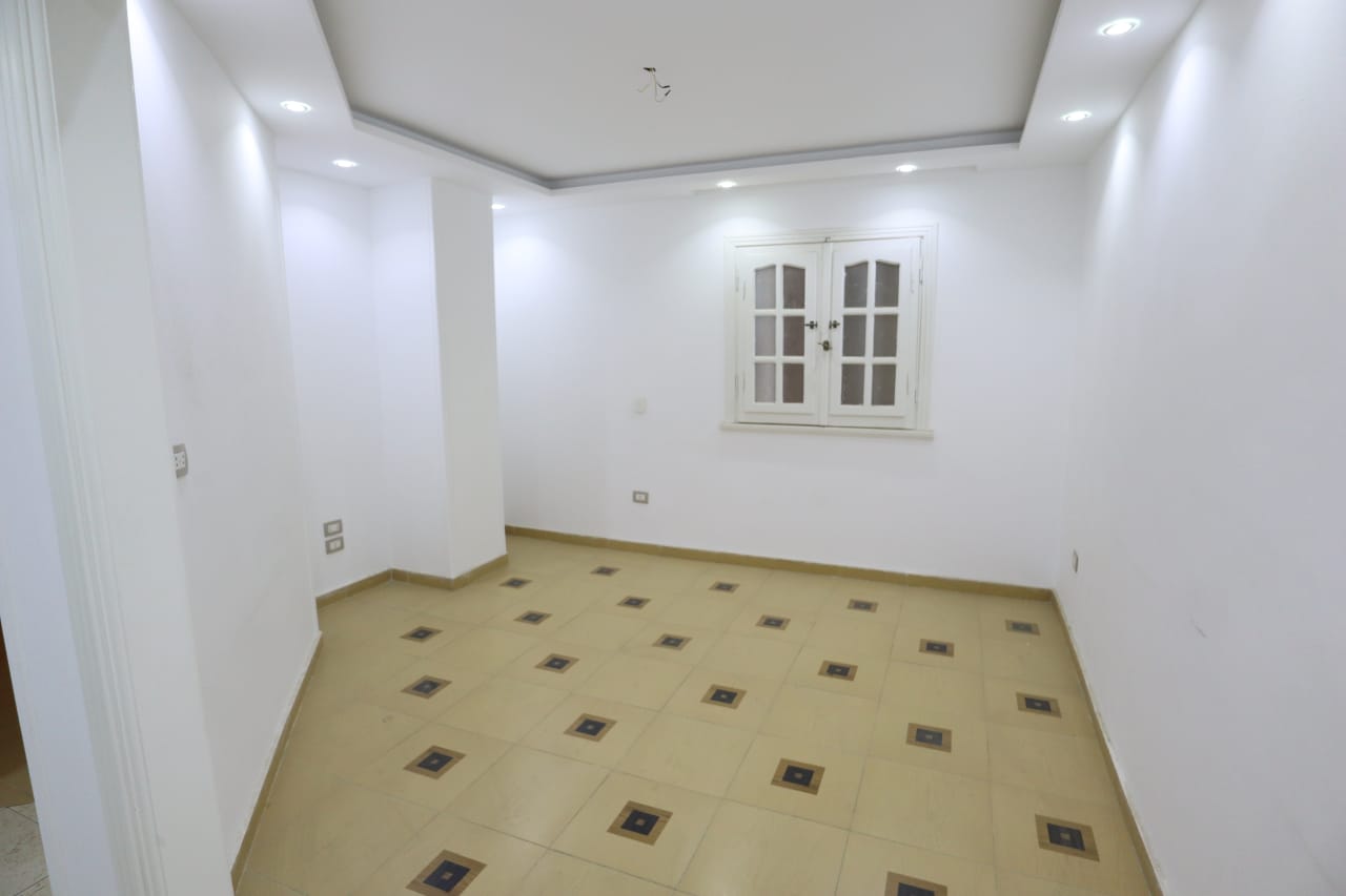 Charming Apartment with Sunny Interiors For Rent In Maadi
