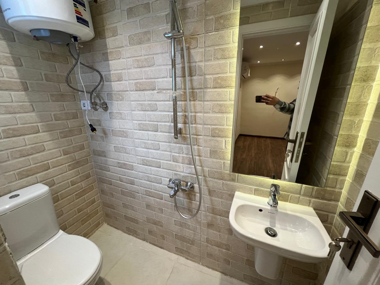 Semi-furnished flat located on the Nile in Zamalek.