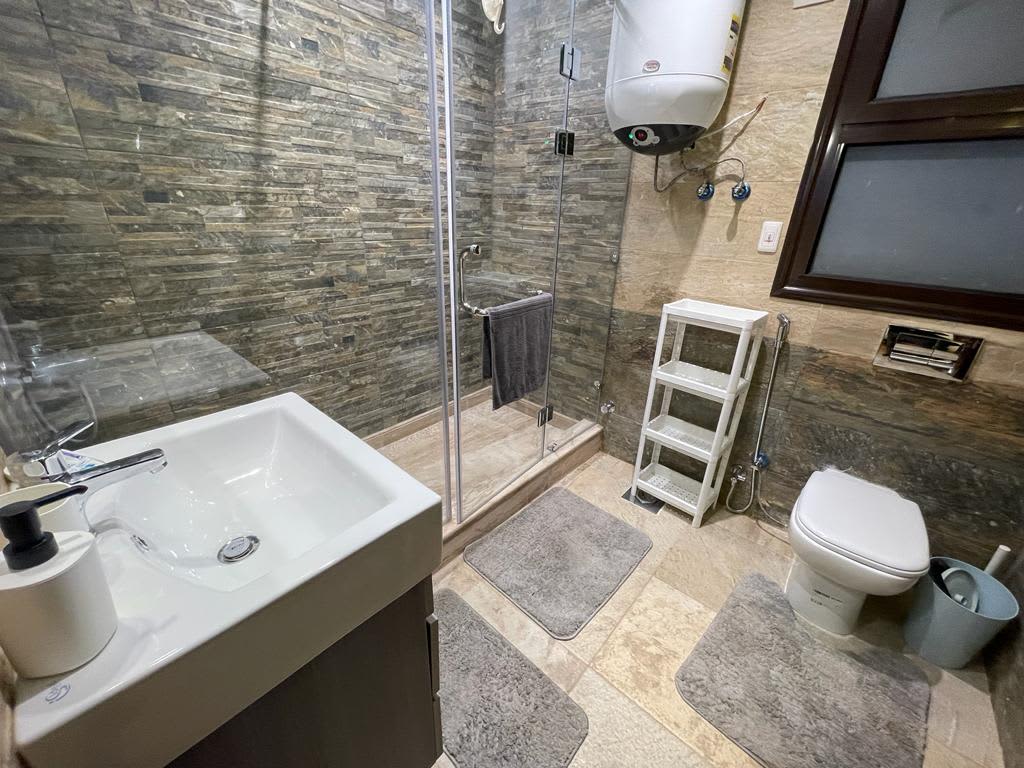 Ground Floor With Shared Pool In Prime Location In Maadi Sarayat.
