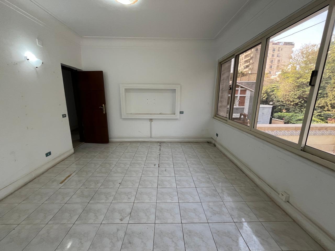 Semi Furnished Flat In Maadi Degla With Wide Reception.