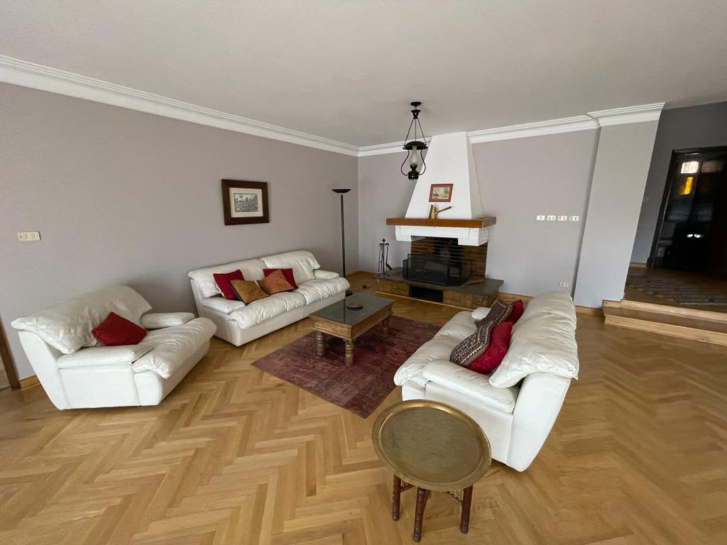 Bright and Spacious Roof 4 Rent in Maadi Sarayat