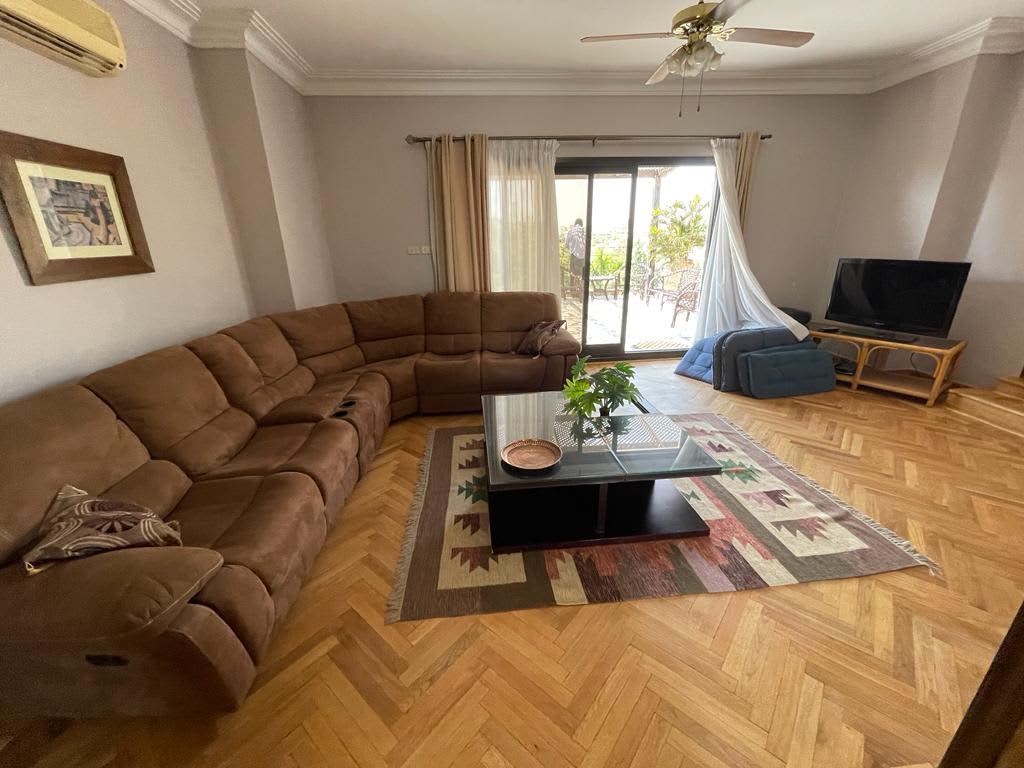Bright and Spacious Roof 4 Rent in Maadi Sarayat