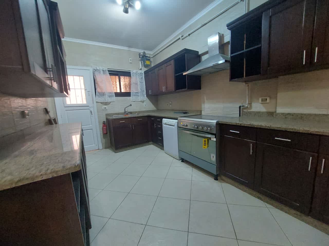 Bright and Spacious Roof 4 Rent in Maadi Sarayat