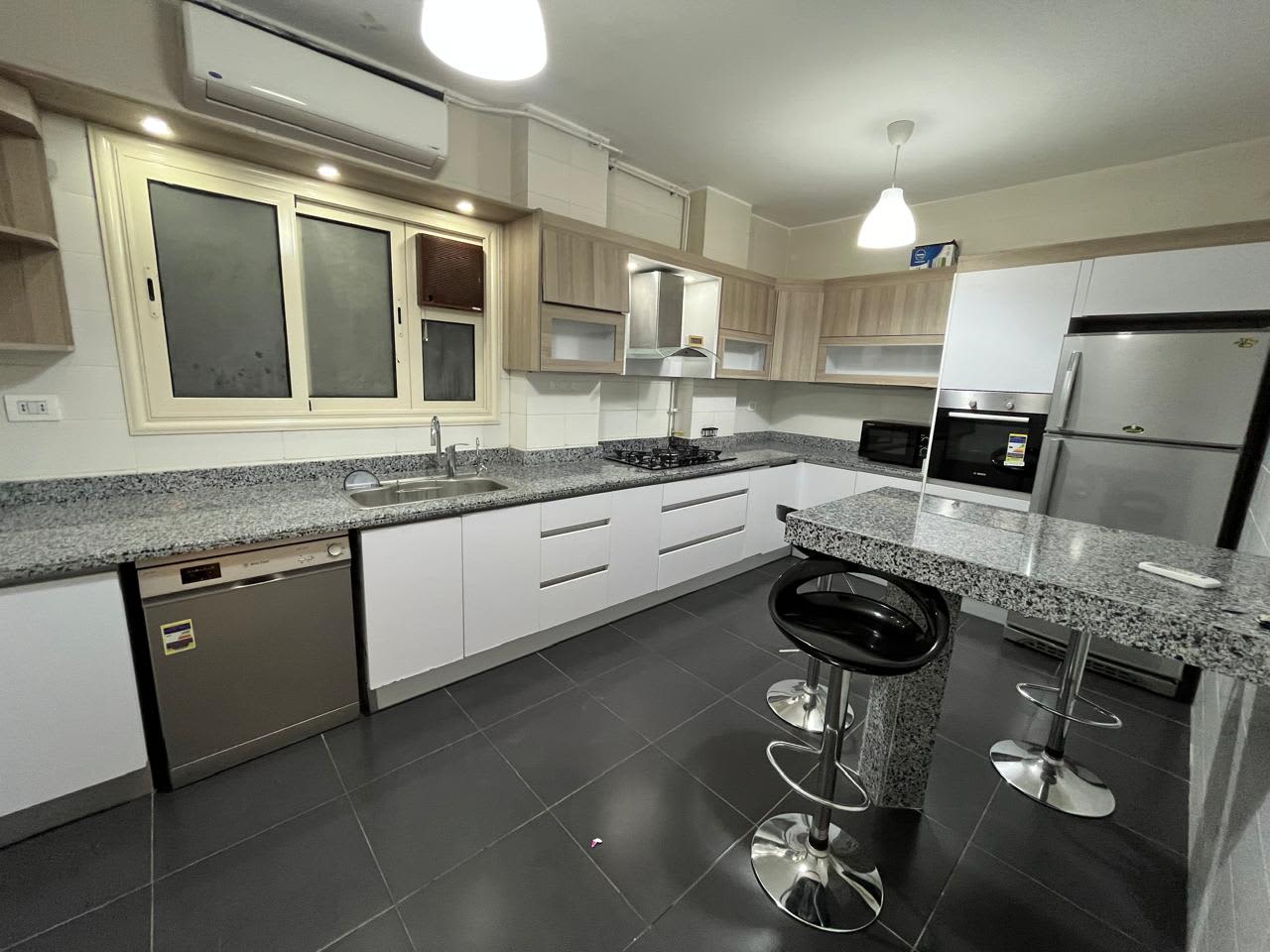 Stylish: Fully Furnished Apartment with Pool in Maadi Sarayat.
