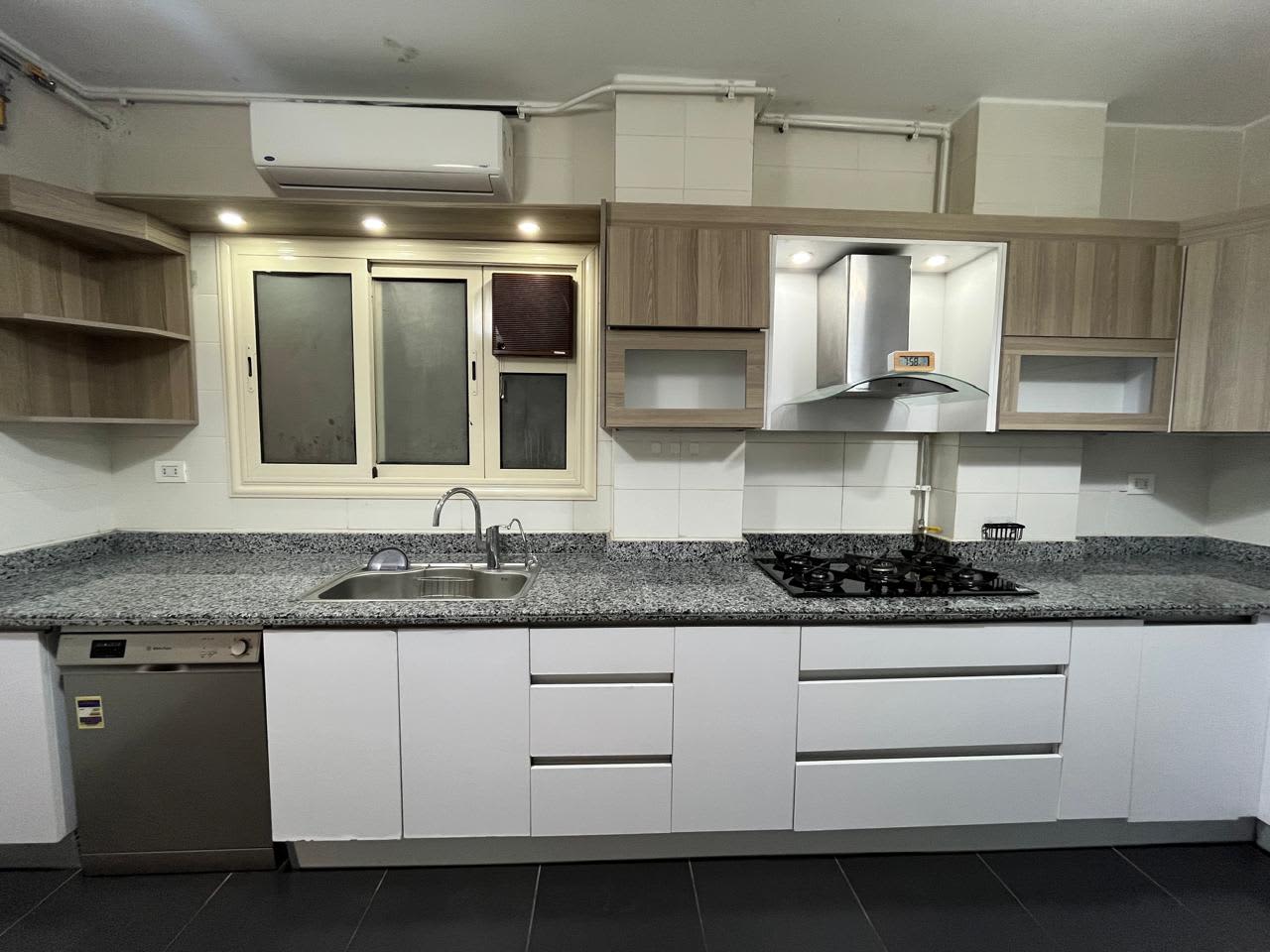 Stylish: Fully Furnished Apartment with Pool in Maadi Sarayat.