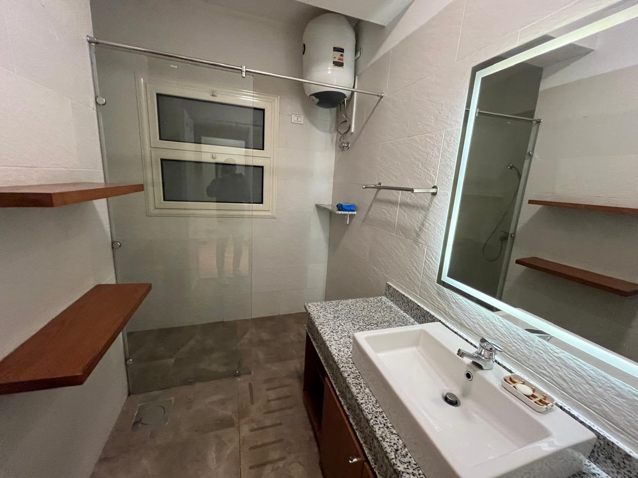 Stylish: Fully Furnished Apartment with Pool in Maadi Sarayat.