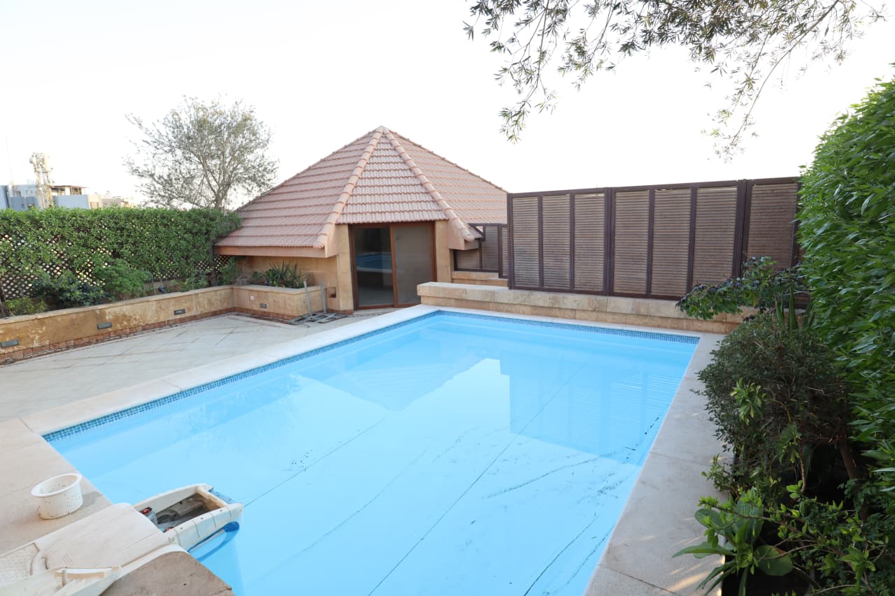 5 bedroom Apartment for rent