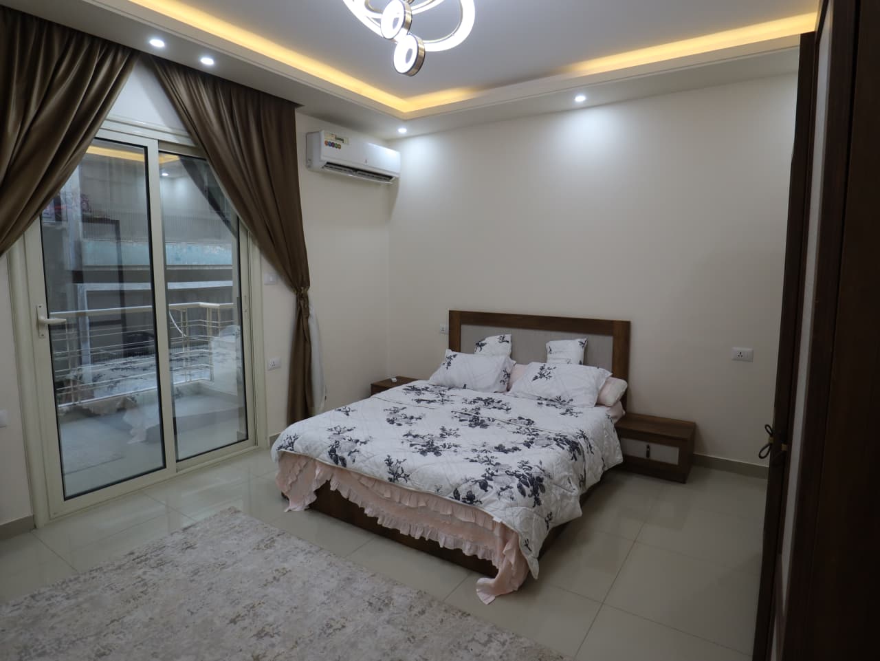 Modern 2BR Apartment | Balcony Overlooking Greenery