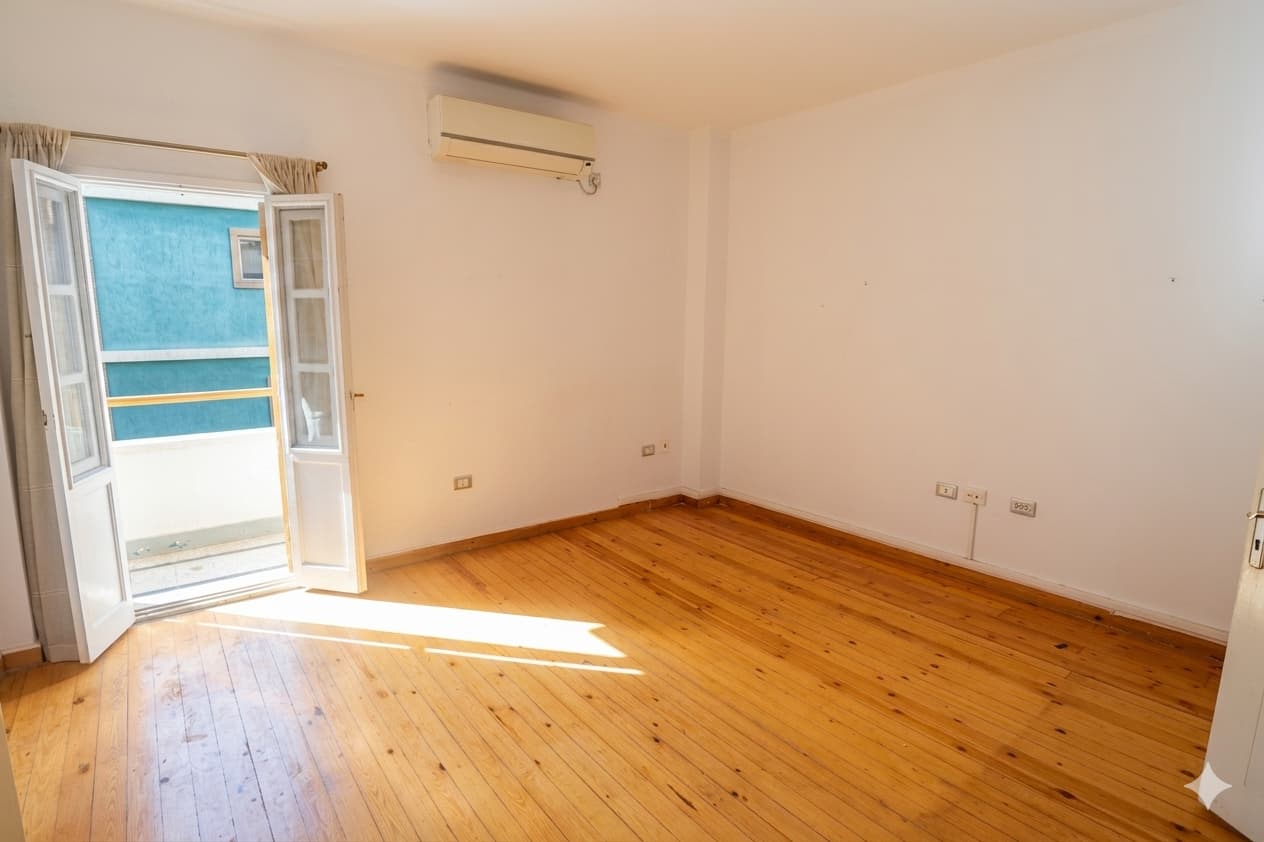 Semi-Furnished 140 M2 Apartment in Quiet Vibrant Area