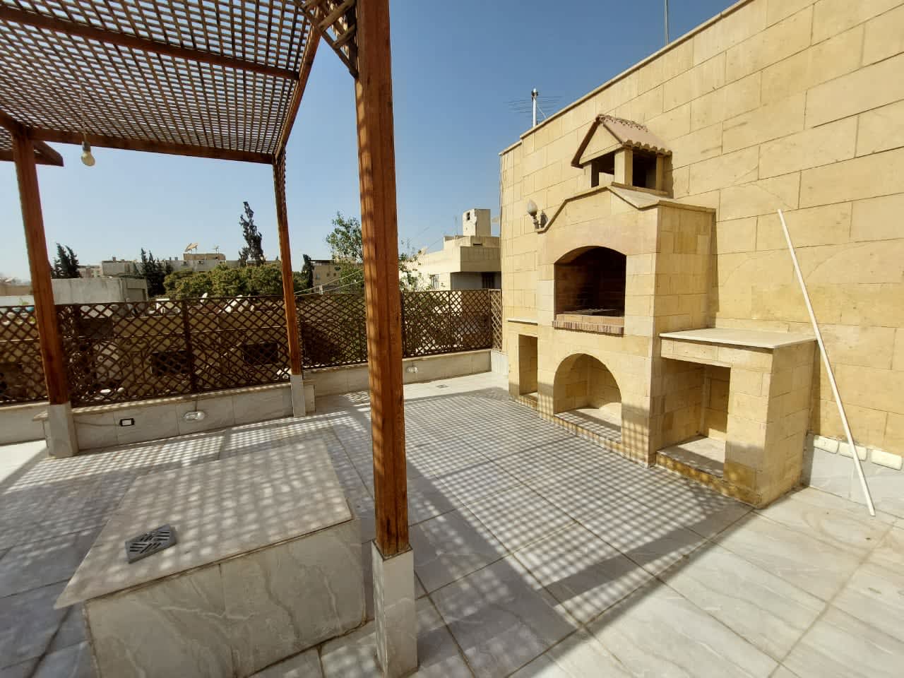 Elegant Penthouse | Balcony & Nature Views In Maadi
