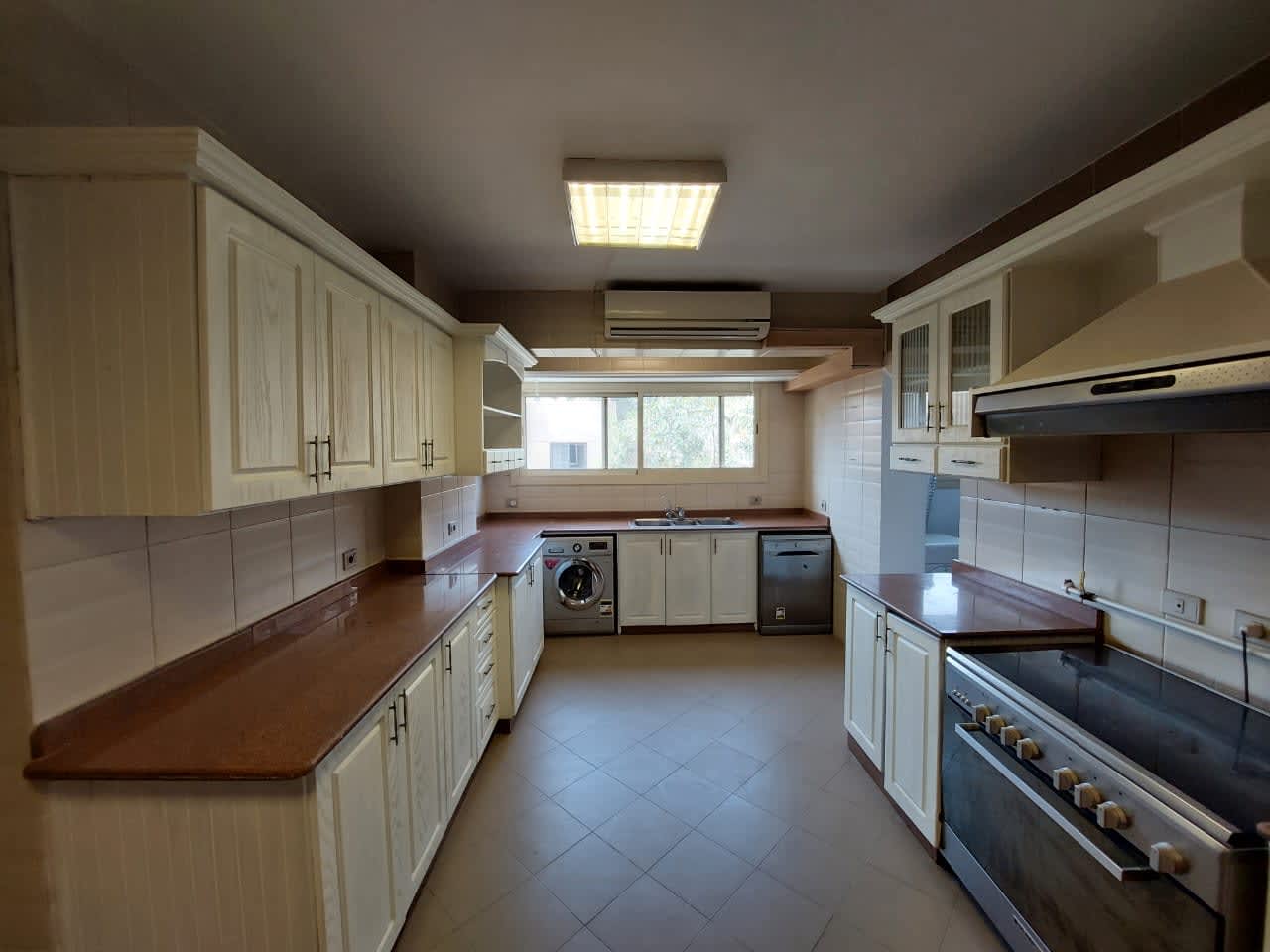 Elegant Penthouse | Balcony & Nature Views In Maadi