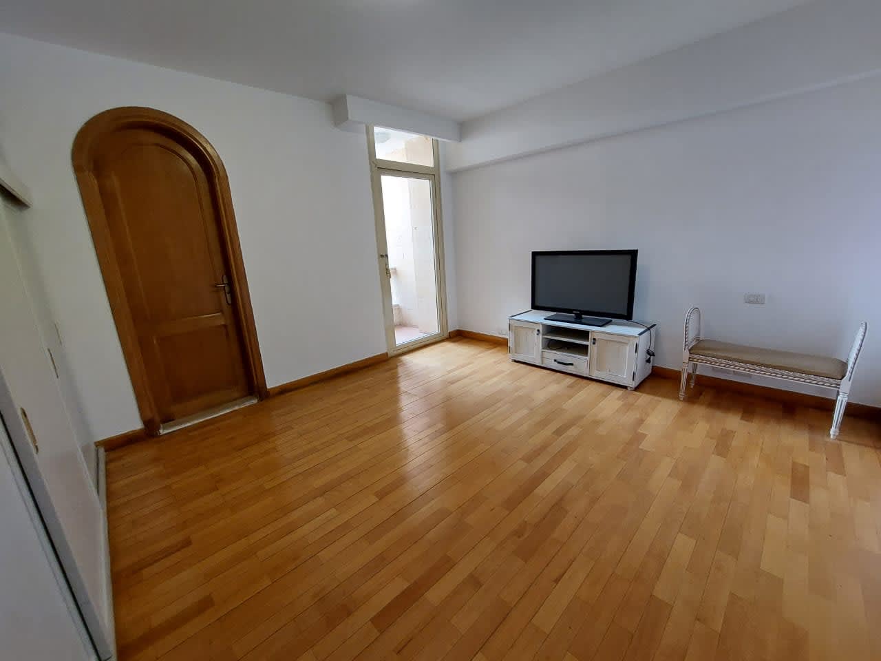 Elegant Penthouse | Balcony & Nature Views In Maadi