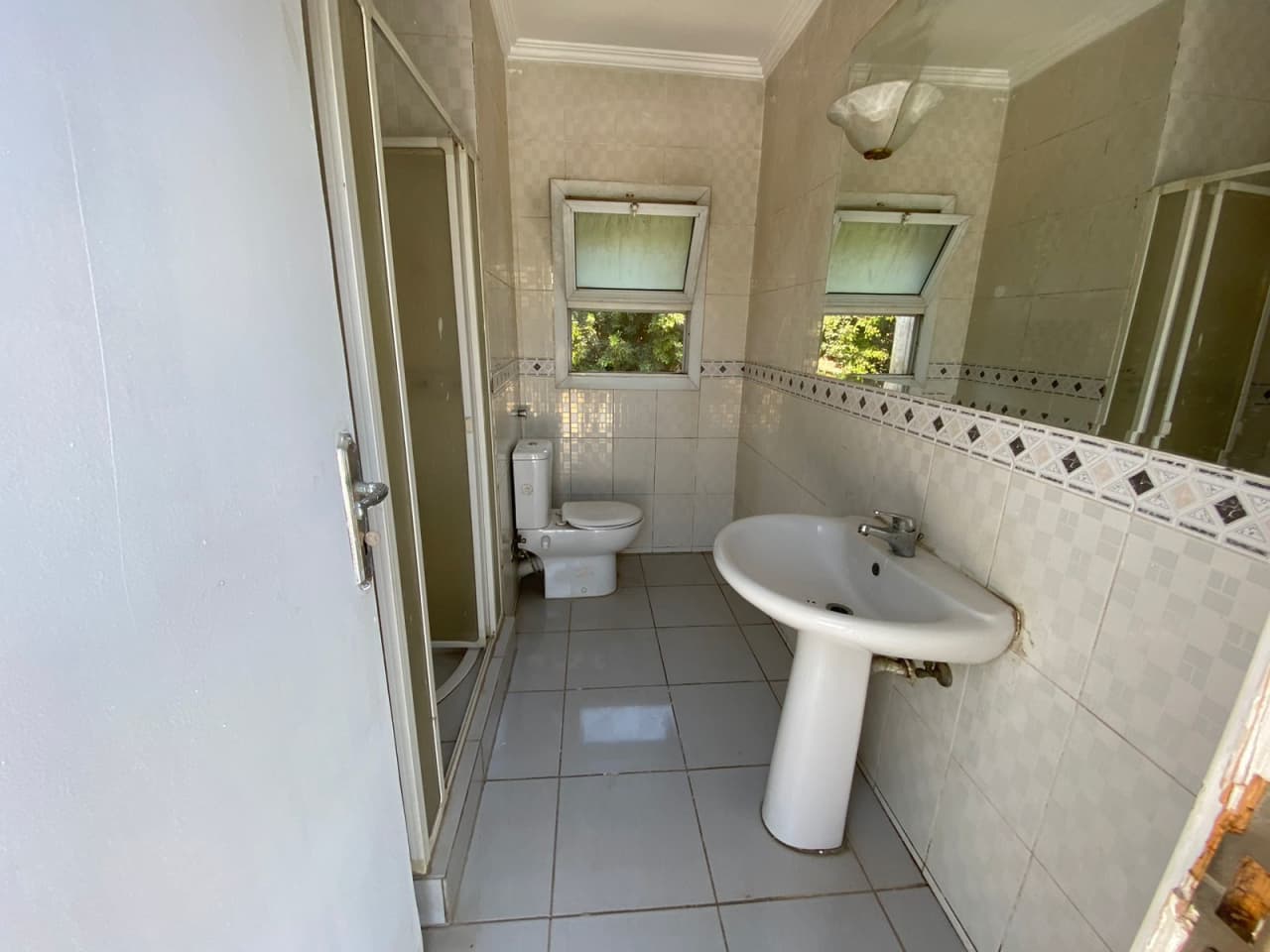 Luxury Villa For Rent In A prime Location In Maadi Degla.