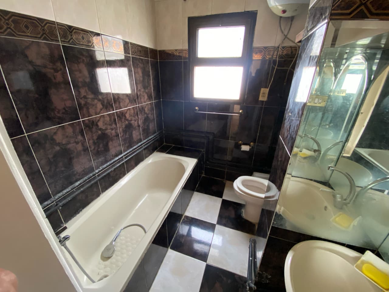 Sunny Penthouse in Maadi with Wide Private Terrace
