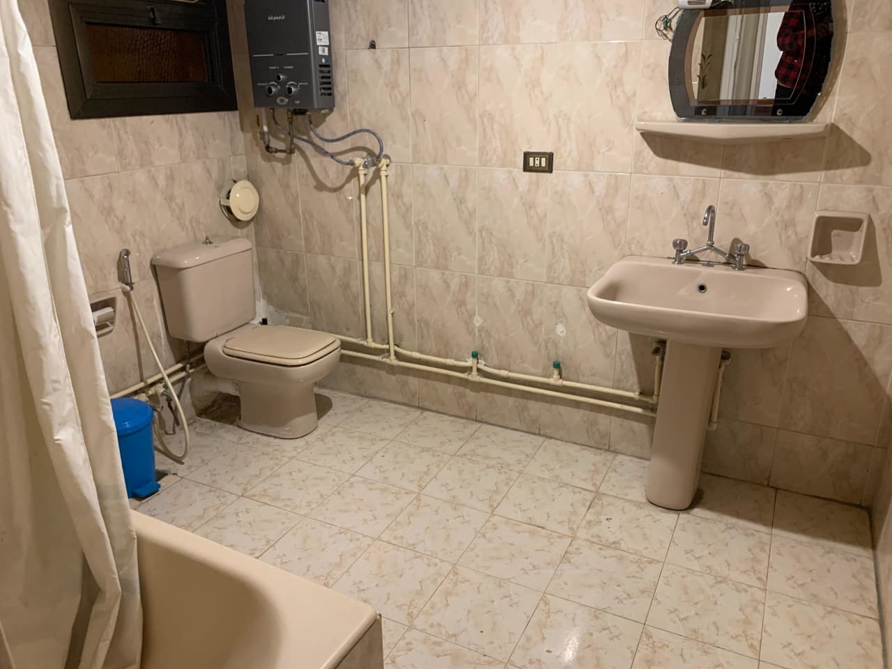 Cozy Modern Apartment With 3 B.D In Sarayat Maadi.
