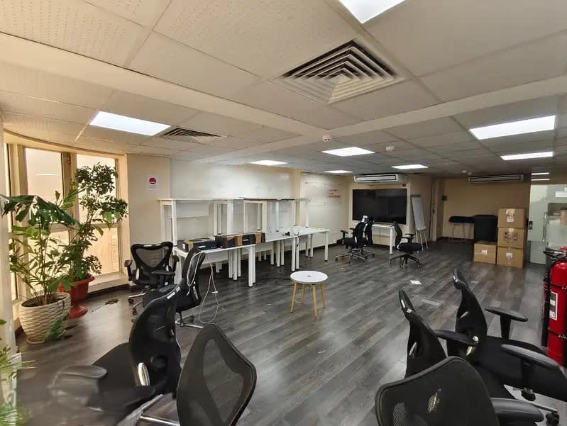 Administrative Space For Rent | Area 410 Sqm | Ultra Prime | Cornish.