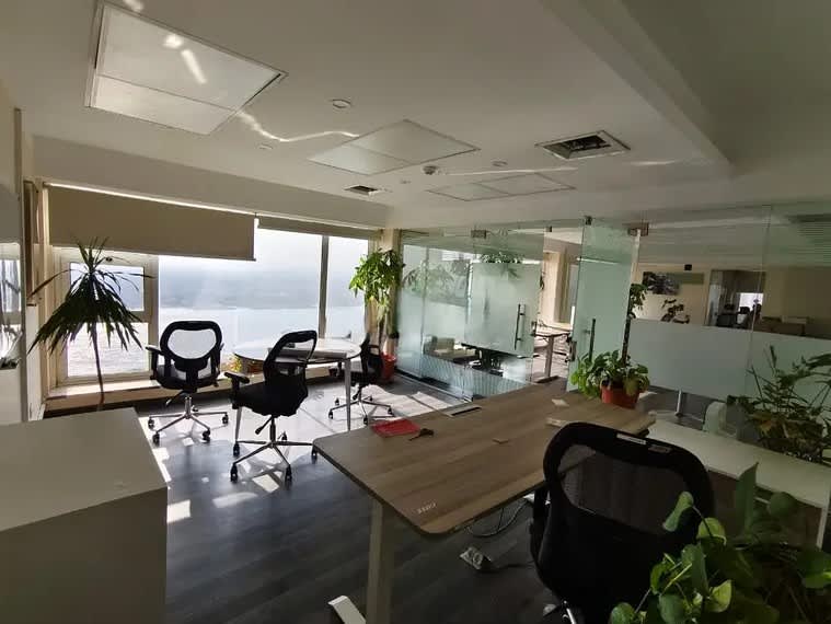 Administrative Space For Rent | Area 410 Sqm | Ultra Prime | Cornish.