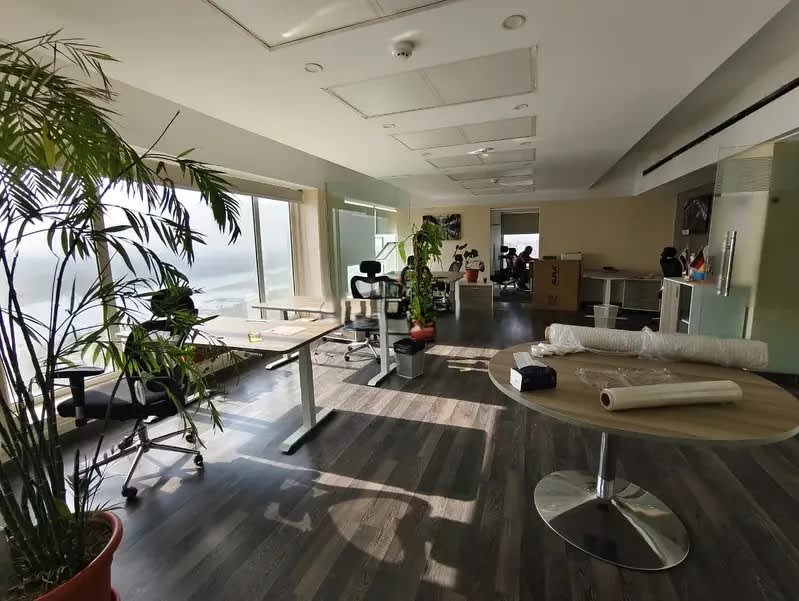 Administrative Space For Rent | Area 410 Sqm | Ultra Prime | Cornish.