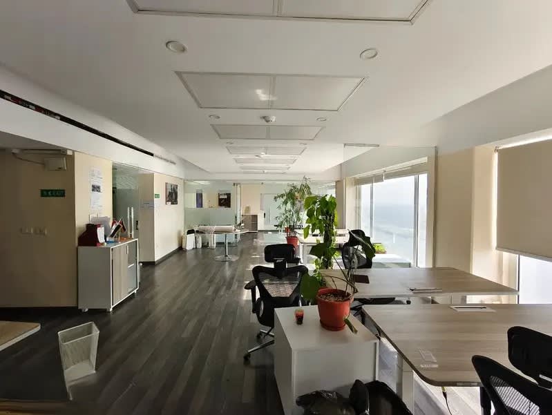 Administrative Space For Rent | Area 410 Sqm | Ultra Prime | Cornish.