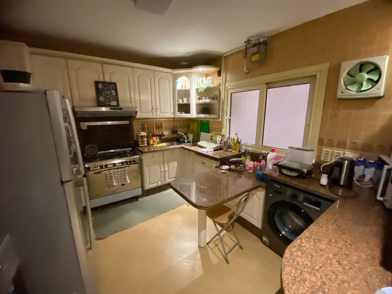 Sunny And Stylish Apartment In Sarayat El Maadi.