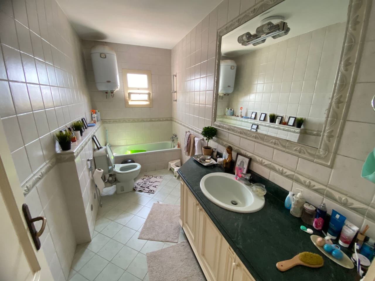 Sunny And Stylish Apartment In Sarayat El Maadi.