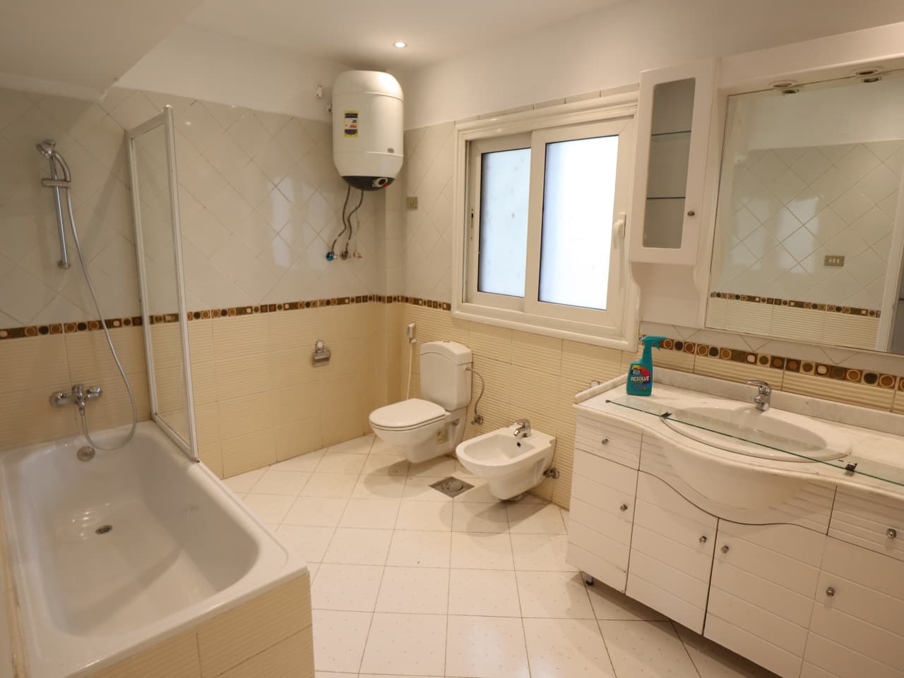 Triplex Ground Floor in Maadi - 4BR & Private Garden