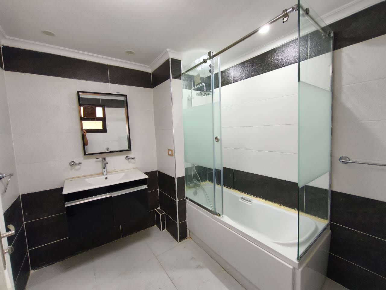 Elegant 4BR Apartment with Balcony & Natural Light In Maadi Degla