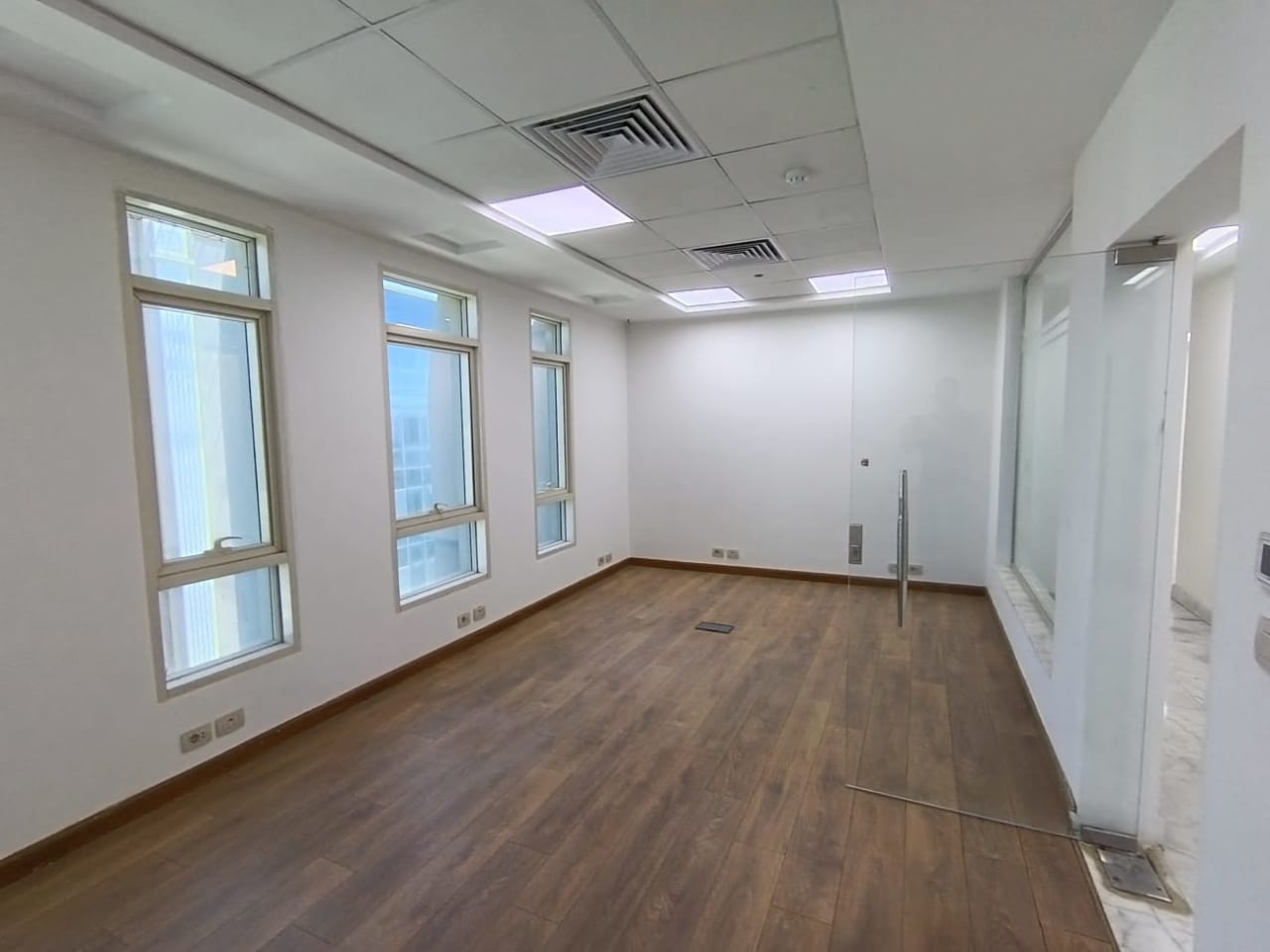 Administrative Office For Rent| 250m² | 90th North