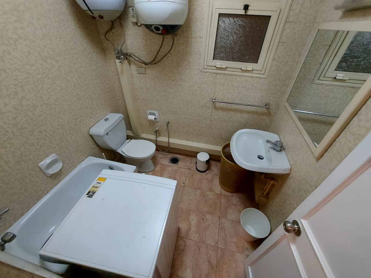 Sunlit Elegance 2-Bedroom Apartment with Spacious Living.