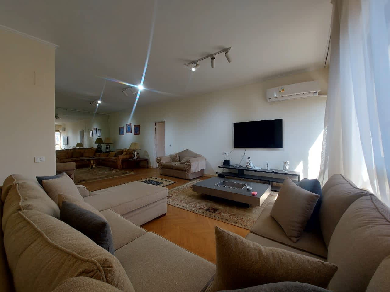 Elegant 3-Bedroom Apartment Serene Modern Living