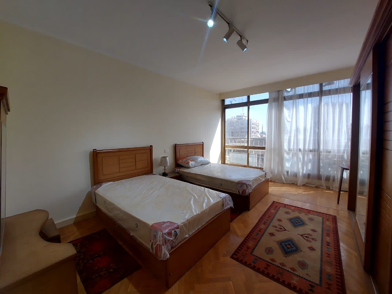 Elegant 3-Bedroom Apartment Serene Modern Living