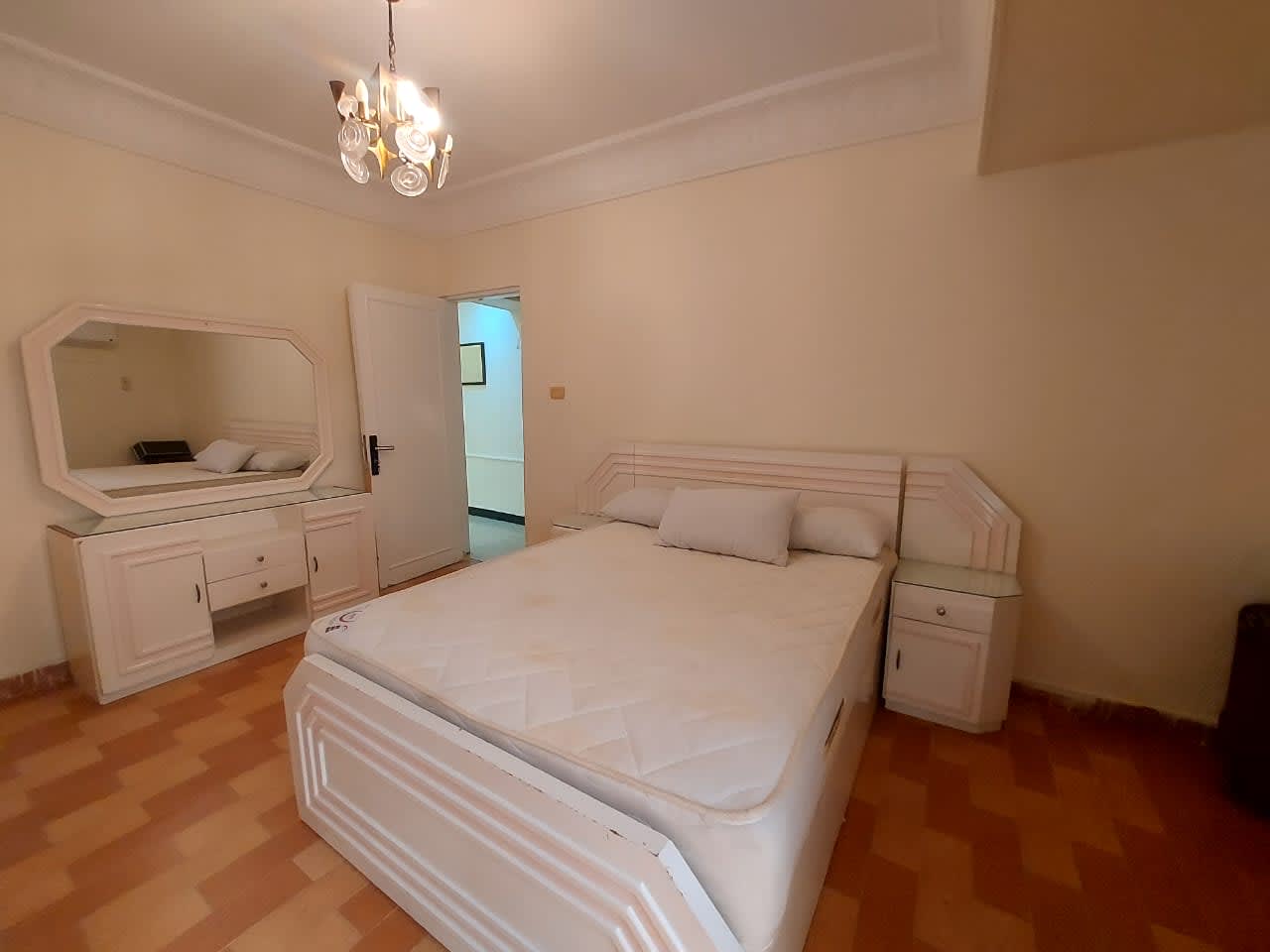 Bright 2BR Apartment with Scenic Green Views In Zamalek