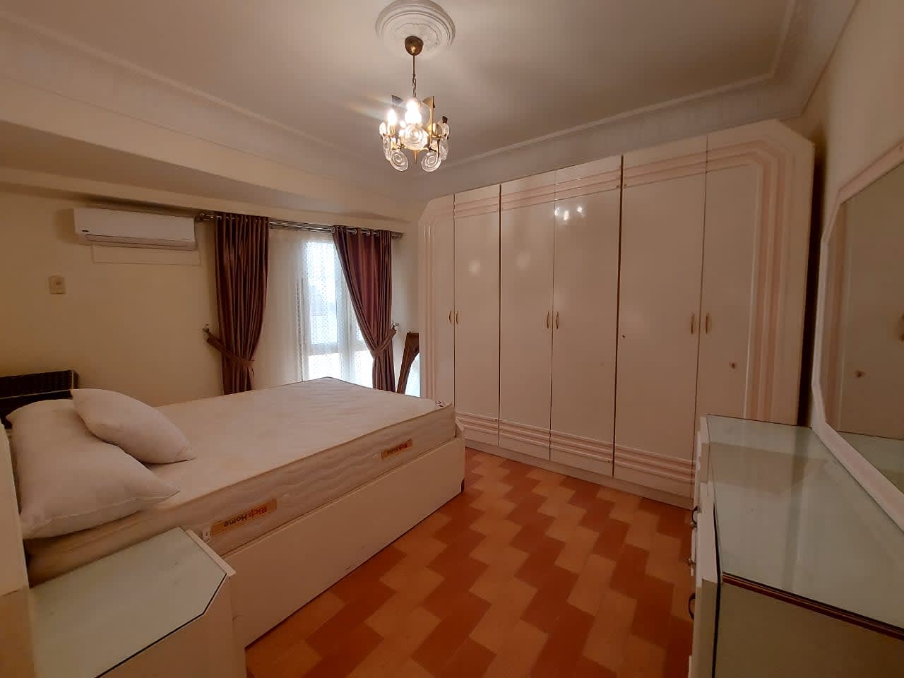 Bright 2BR Apartment with Scenic Green Views In Zamalek