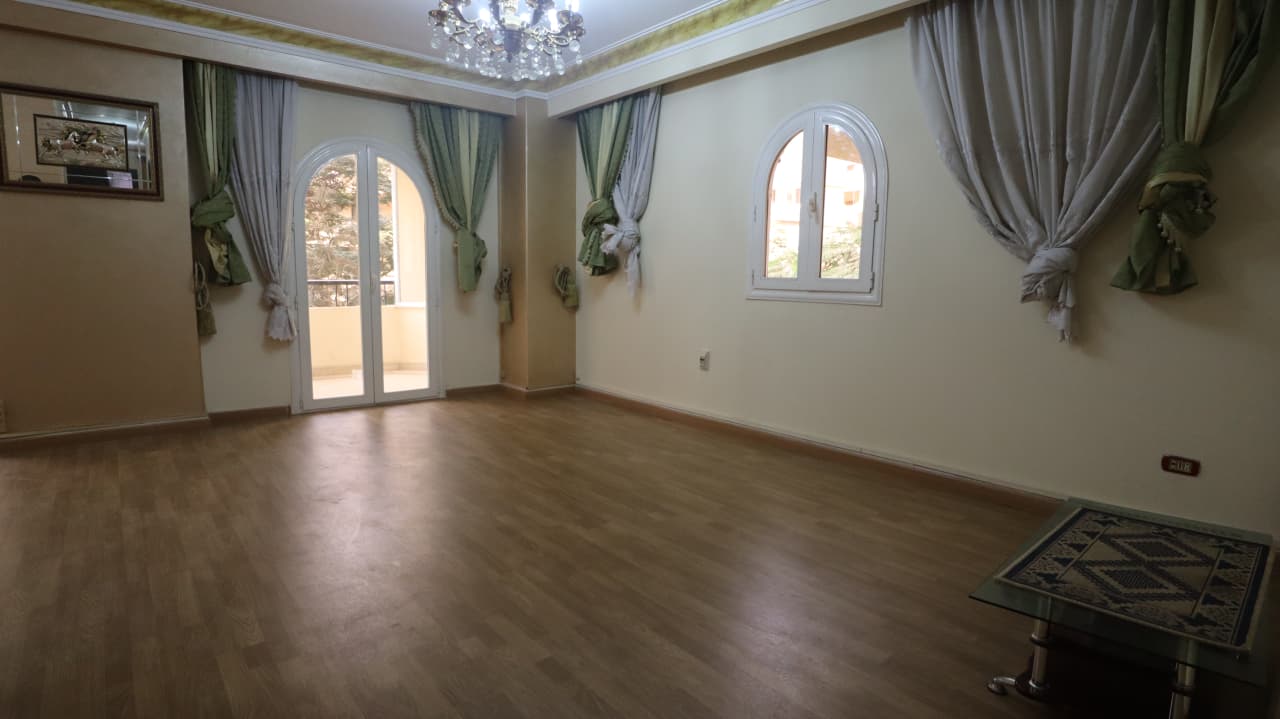 Bright & Spacious 3-Bedroom Apartment In Maadi Degla.